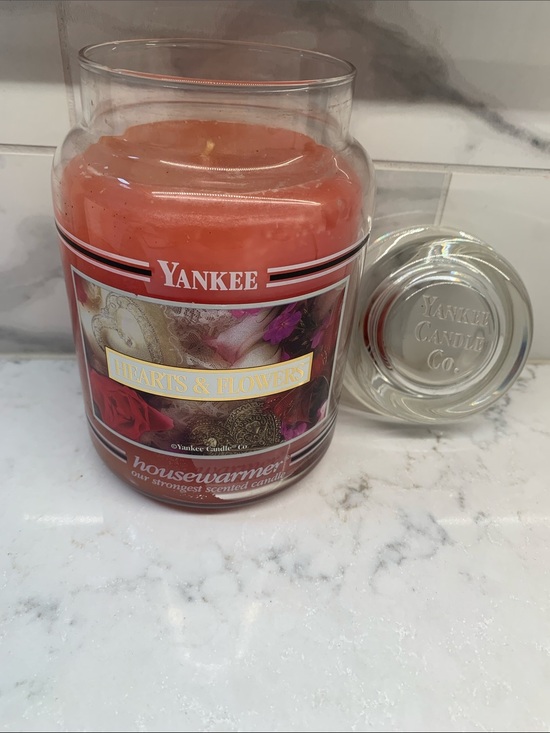 Yankee Candle Other - NEW Deadstock Yankee Candle Hearts & Flowers Housewarmer Candle 22 Oz​